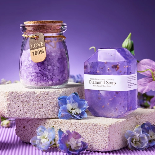 Foto de Gifts for Women, Mom, Wife, Girlfriend, Sister, Her - Happy Birthday, Christmas, Valentine's Day, Mothers Day Gifts - Lavender Spa Gift Basket Set