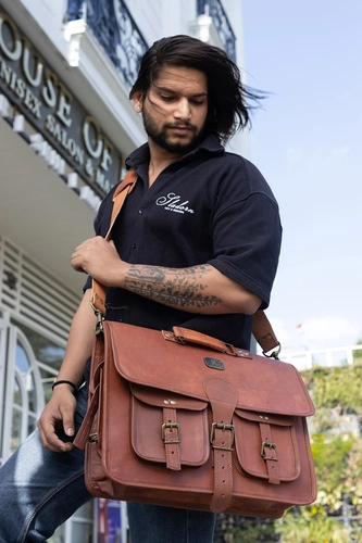Foto de cuero Leather Messenger Bag for Men, 18 Inch Laptop Bag, Crossbody Bag Men, Vintage Handmade Leather Satchel Bag Men, Full Grain Business Briefcase Shoulder Bag for Office/Work/Travel - Dark Brown