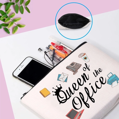 Foto de GJTIM Secretary Gift Secretary Thank You Zipper Pouch Gift Queen of Office Travel Makeup Bag Gift for Coworkers (Office Queen Bag)