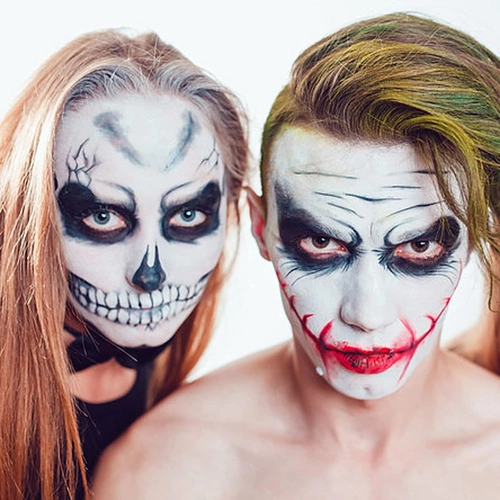 Foto de MEICOLY Clown Makeup Kit,White Black Red Face Body Paint for Halloween Devil Joker Zombie Vampire Skeleton SFX Makeup,Pro Oil Based Body Paint with 6 Painting Brushes,4 Sponges,130g/4.59 oz