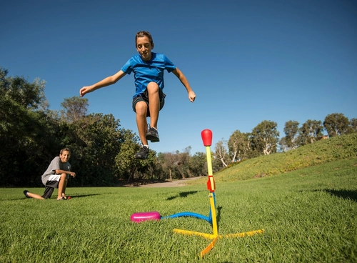 Foto de Stomp Rocket Ultra LED Rocket Launcher for Kids, 6 LED Foam Tipped Rockets - Fun Backyard & Outdoor Kids Toys Gifts for Boys & Girls - Toy Foam Blaster Set - Multi-Player Adjustable Launch Stand